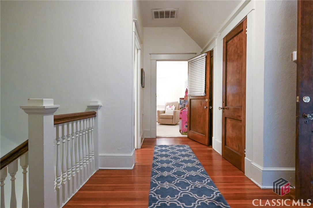 180 Woodlawn Avenue