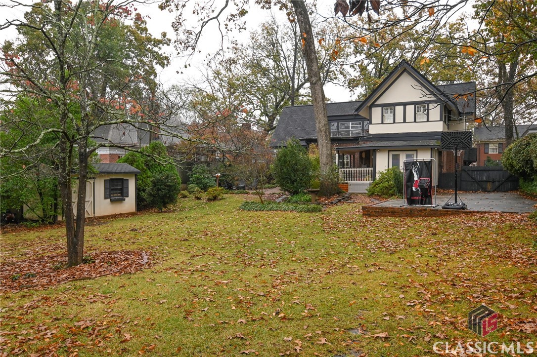 180 Woodlawn Avenue