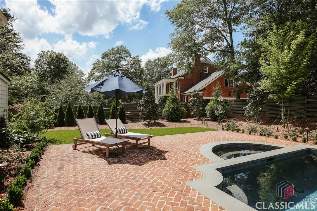 382 Westview Drive