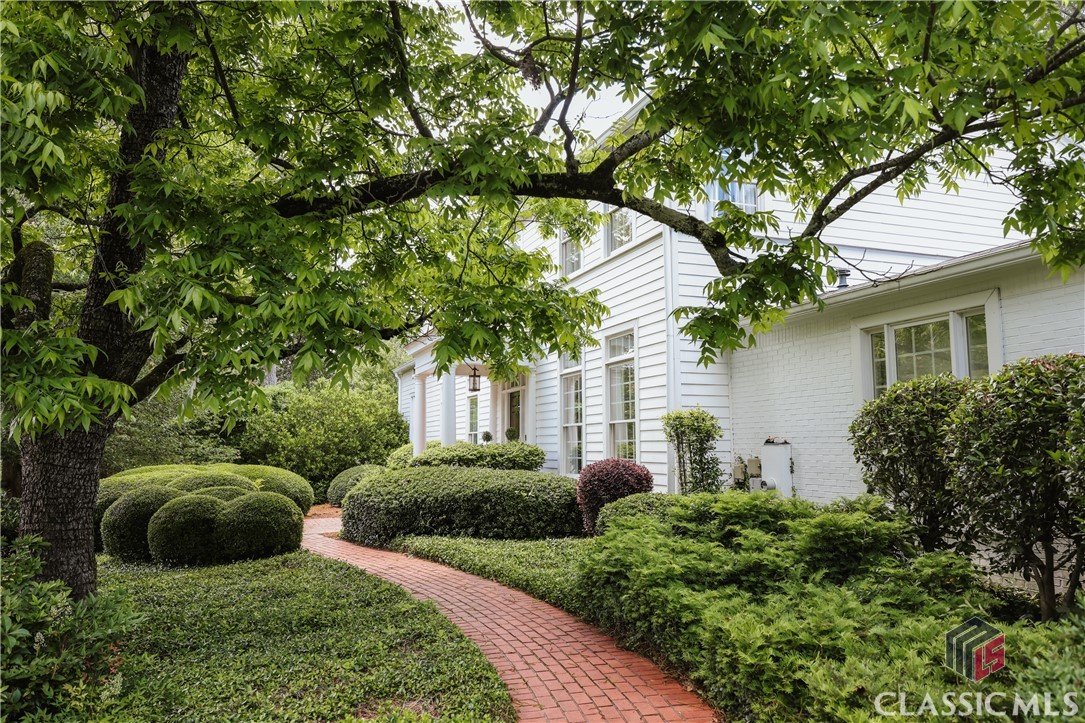 382 Westview Drive