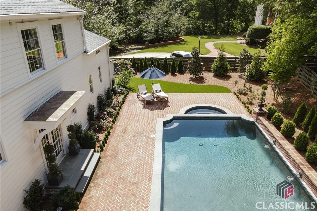 382 Westview Drive