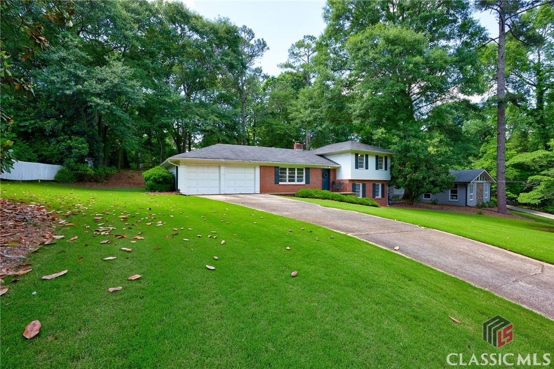 125 Chestnut Lane