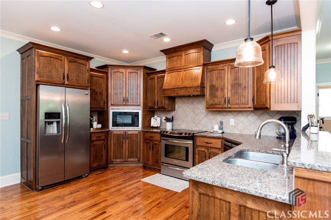 1258 Hedgerow Lane