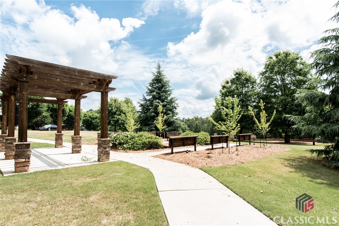 1258 Hedgerow Lane