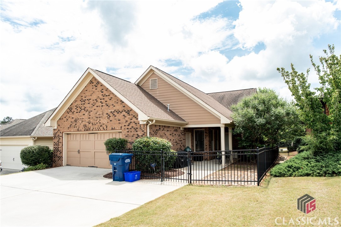 1258 Hedgerow Lane