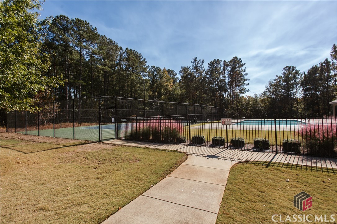 1258 Hedgerow Lane
