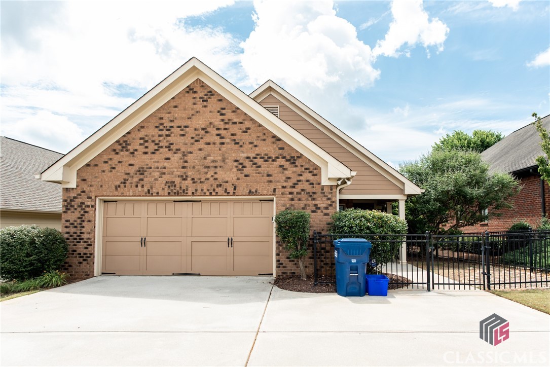 1258 Hedgerow Lane