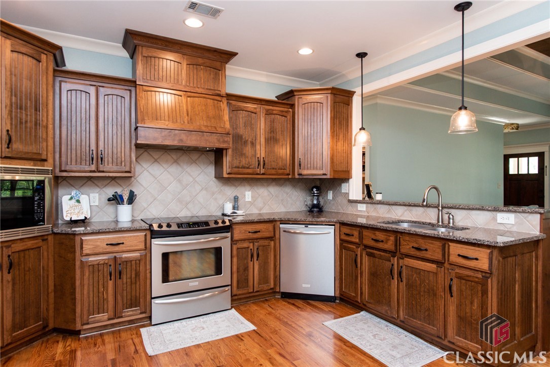 1258 Hedgerow Lane
