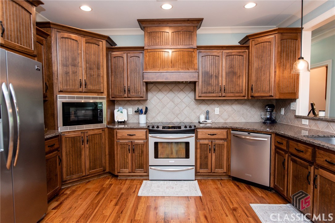 1258 Hedgerow Lane