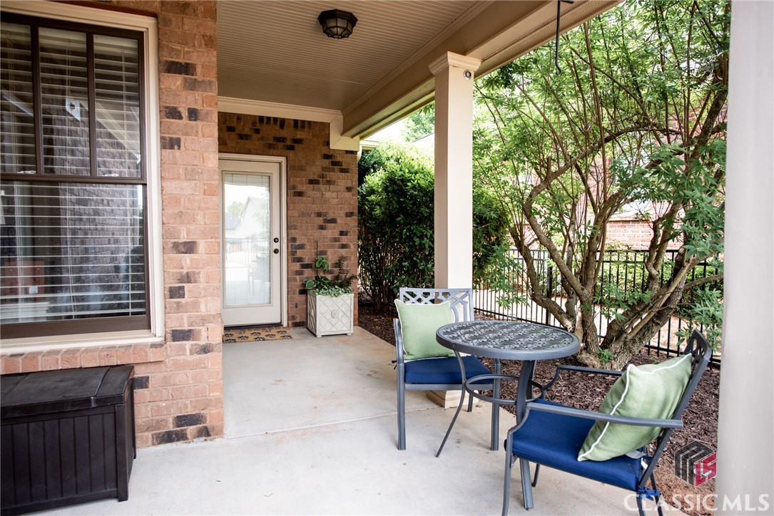 1258 Hedgerow Lane