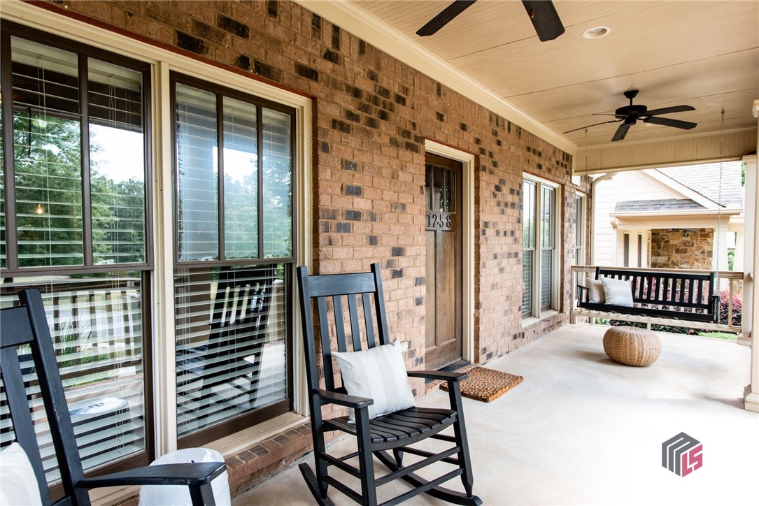 1258 Hedgerow Lane