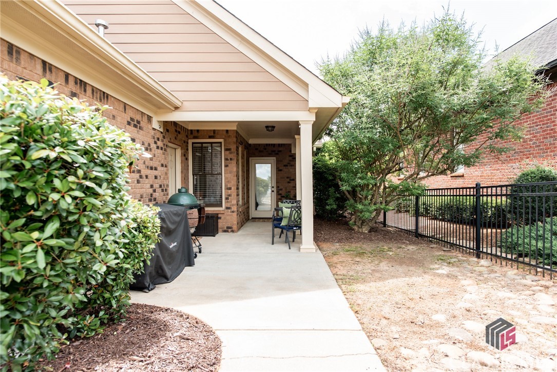 1258 Hedgerow Lane