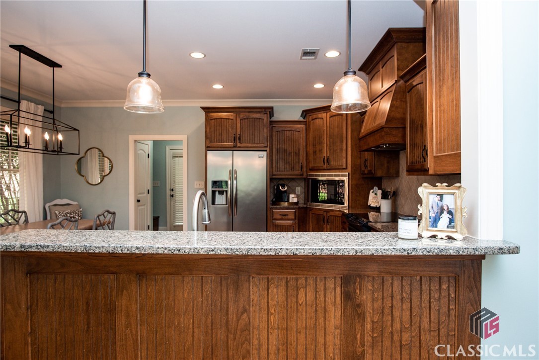 1258 Hedgerow Lane