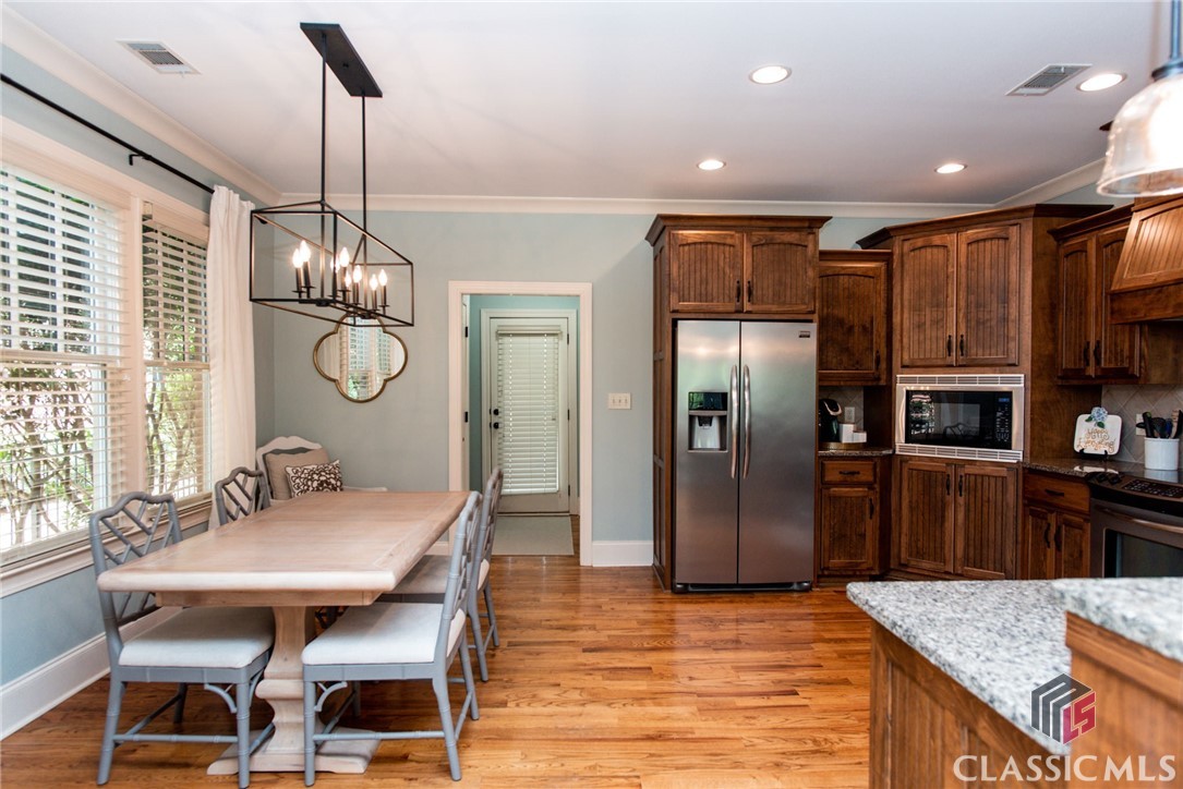 1258 Hedgerow Lane