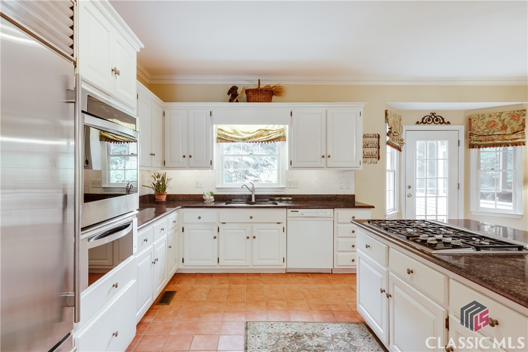 260 Skyline Parkway