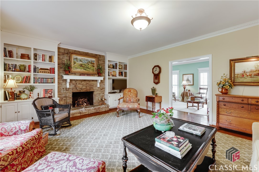 260 Skyline Parkway