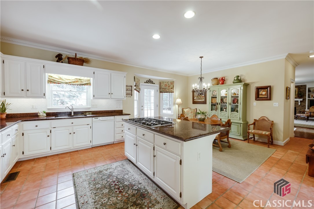 260 Skyline Parkway