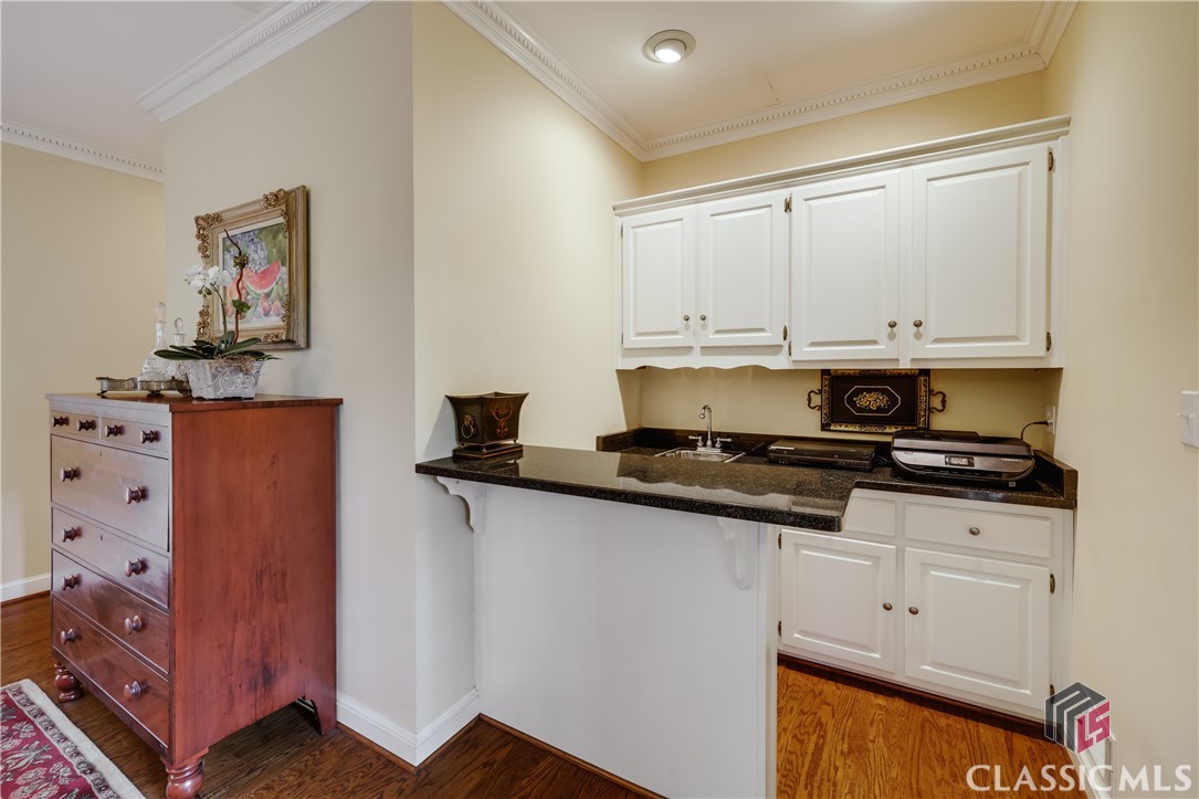 260 Skyline Parkway