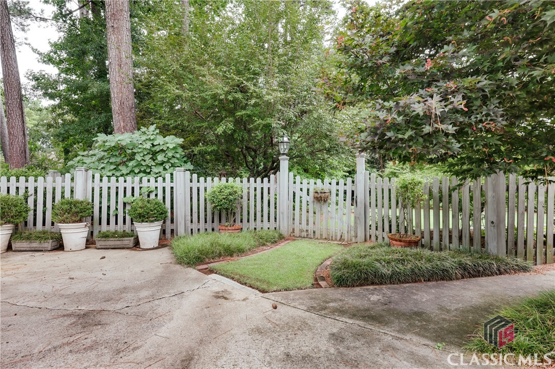 260 Skyline Parkway