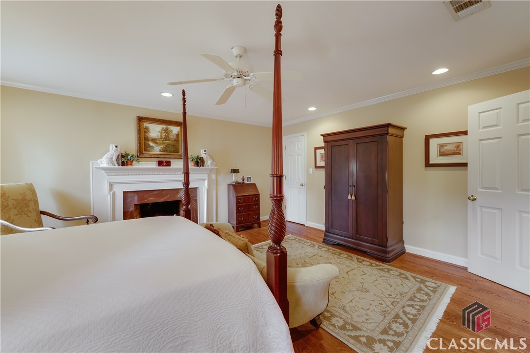 260 Skyline Parkway