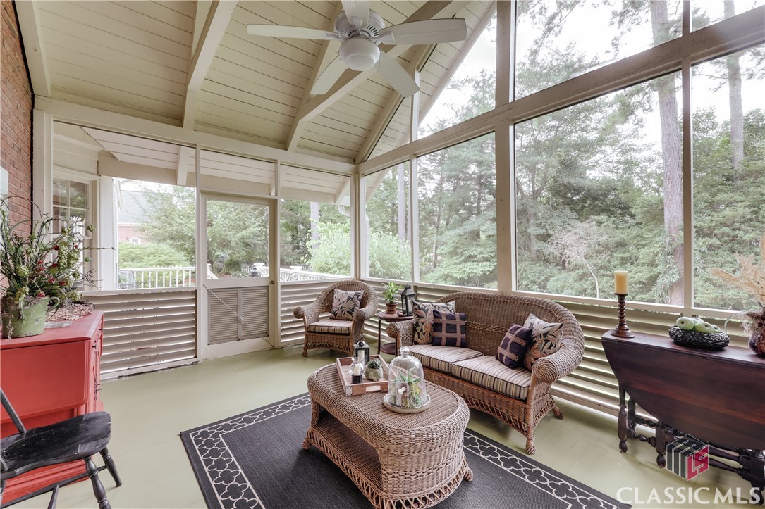 260 Skyline Parkway