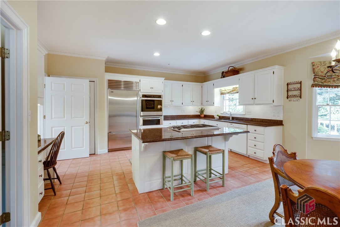260 Skyline Parkway
