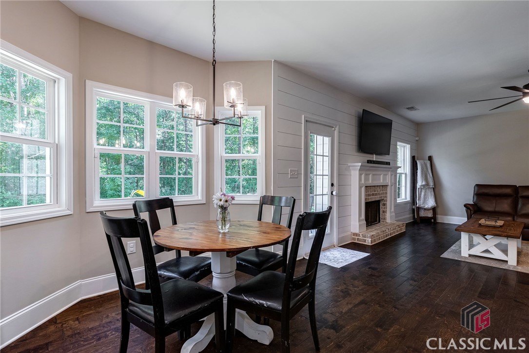 465 Discovery Trail