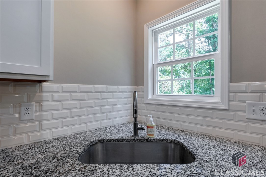 465 Discovery Trail