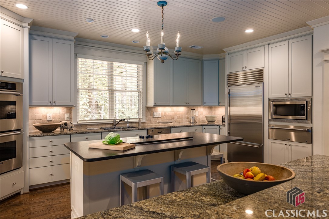 2591 Parrotts Pointe Road