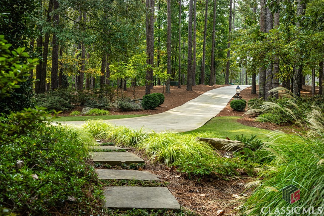 2591 Parrotts Pointe Road