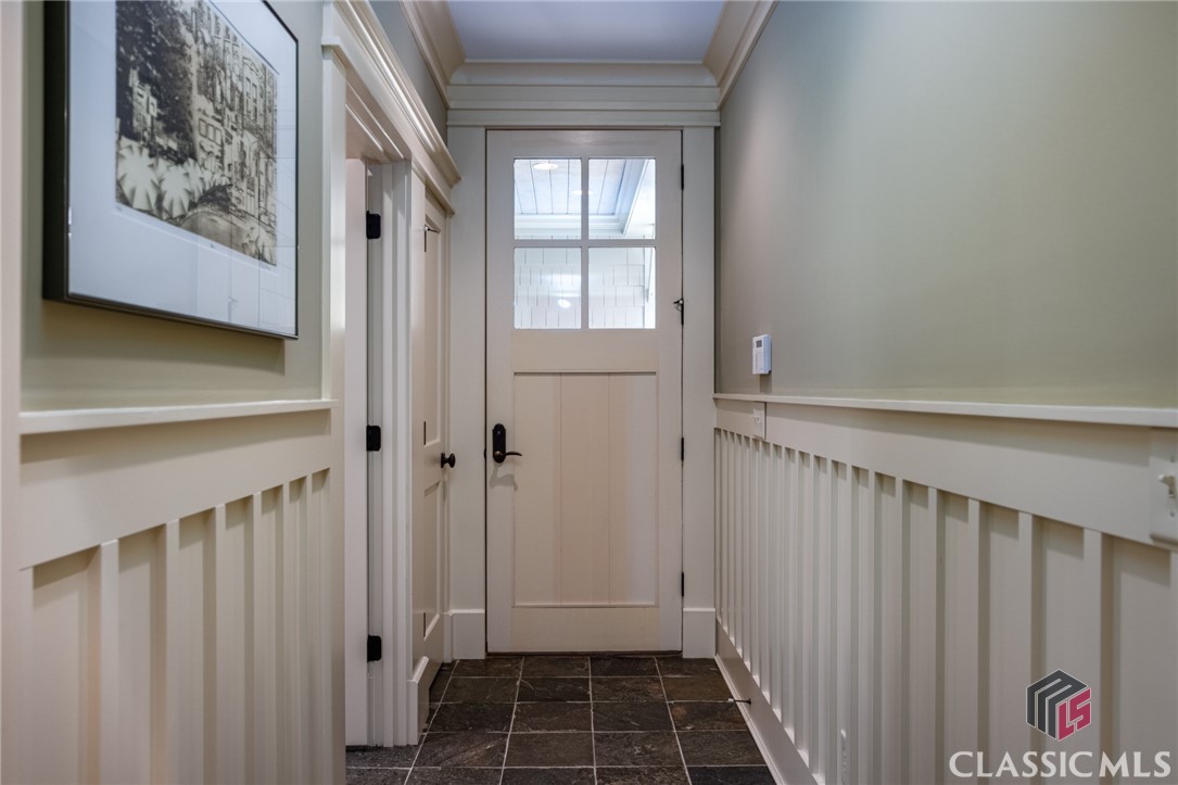 2591 Parrotts Pointe Road