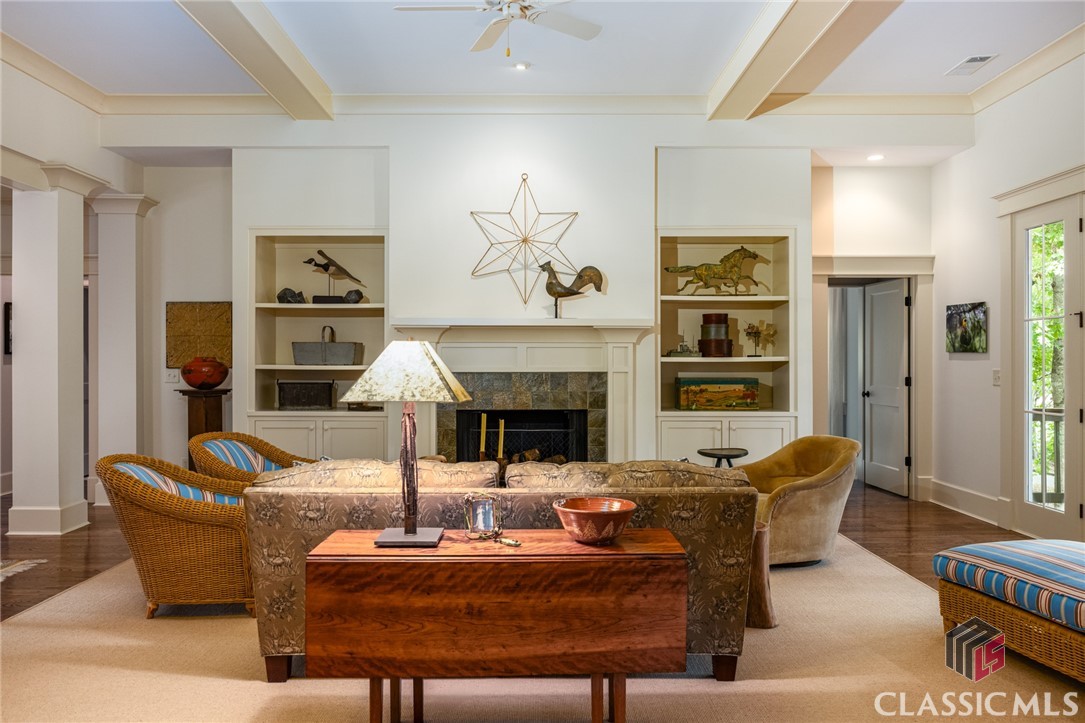 2591 Parrotts Pointe Road