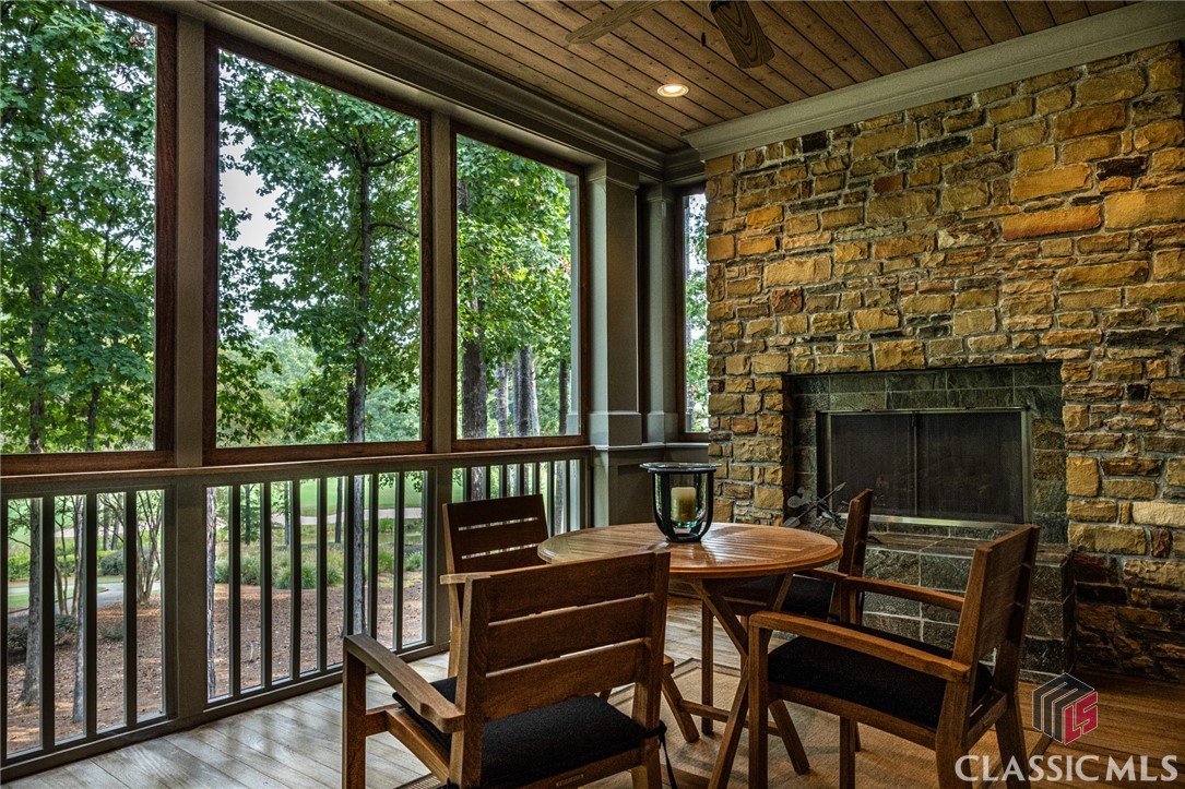 2591 Parrotts Pointe Road