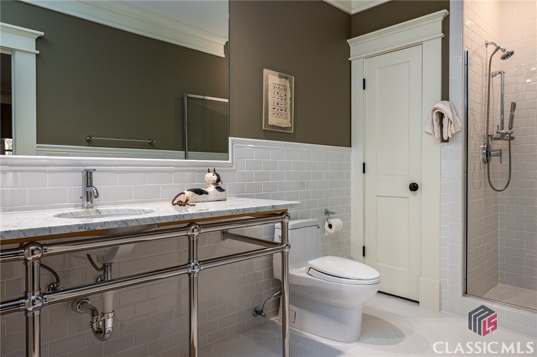 2591 Parrotts Pointe Road