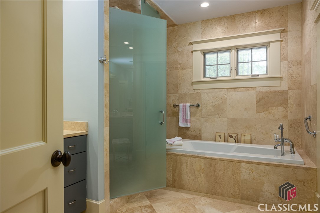 2591 Parrotts Pointe Road