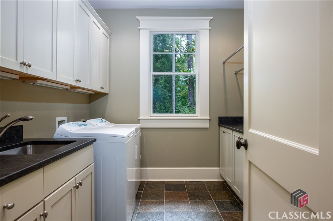 2591 Parrotts Pointe Road