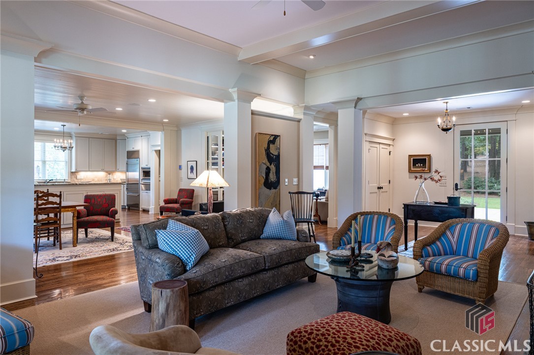 2591 Parrotts Pointe Road