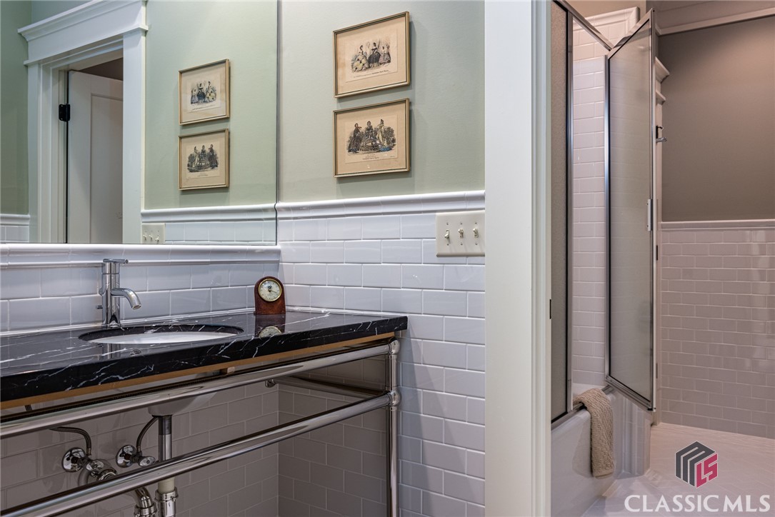 2591 Parrotts Pointe Road