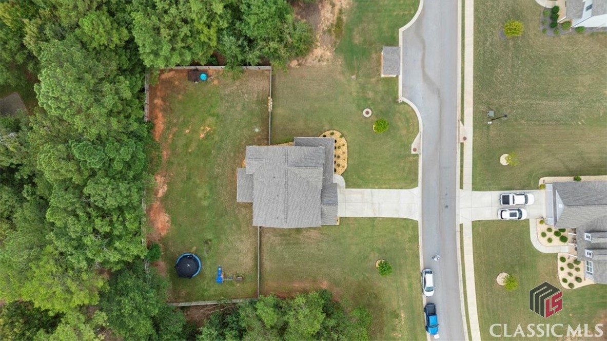 98 Woodbury Lane