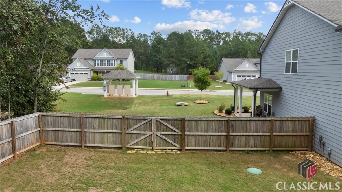 98 Woodbury Lane