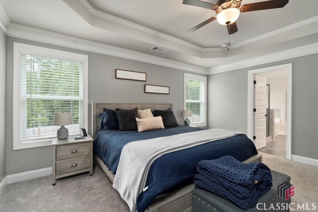 98 Woodbury Lane