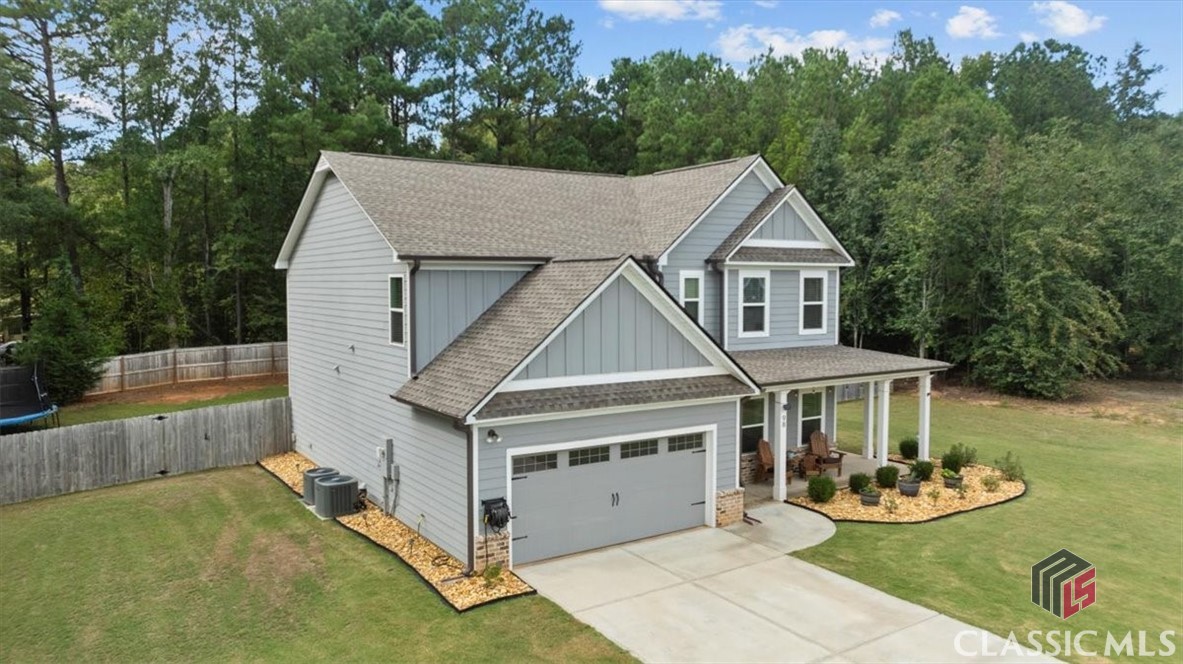 98 Woodbury Lane