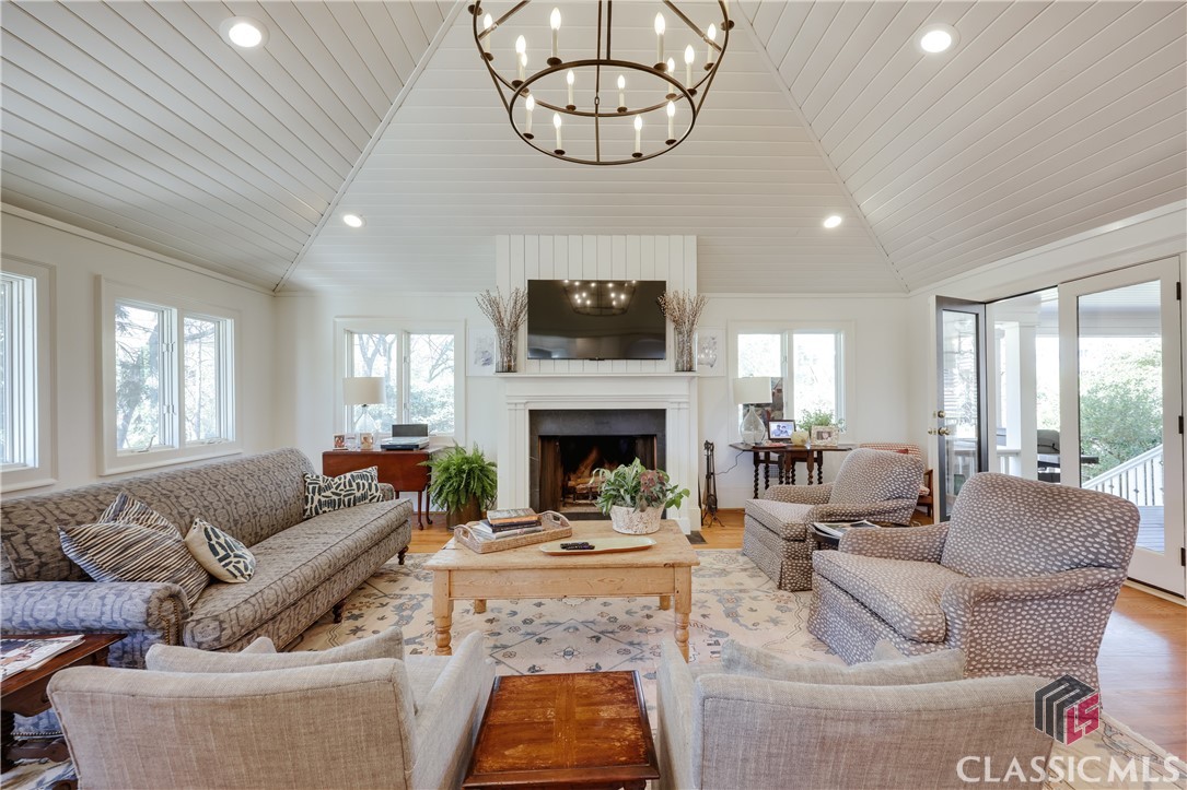 290 Milledge Heights