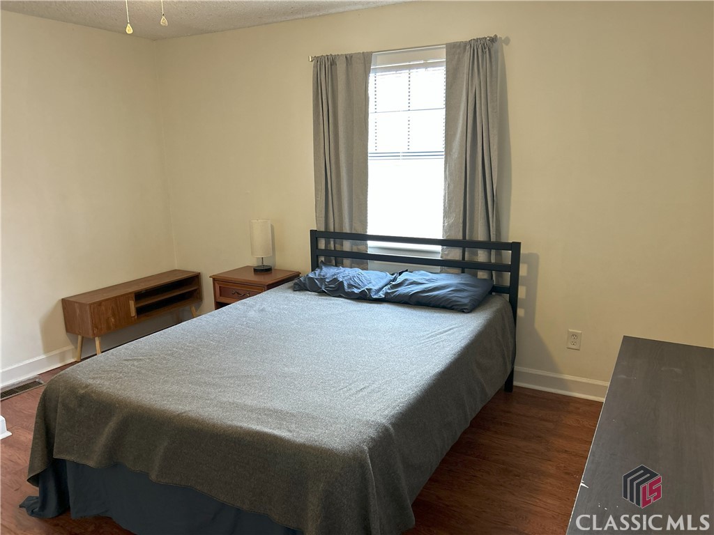 290 Appleby Drive 260