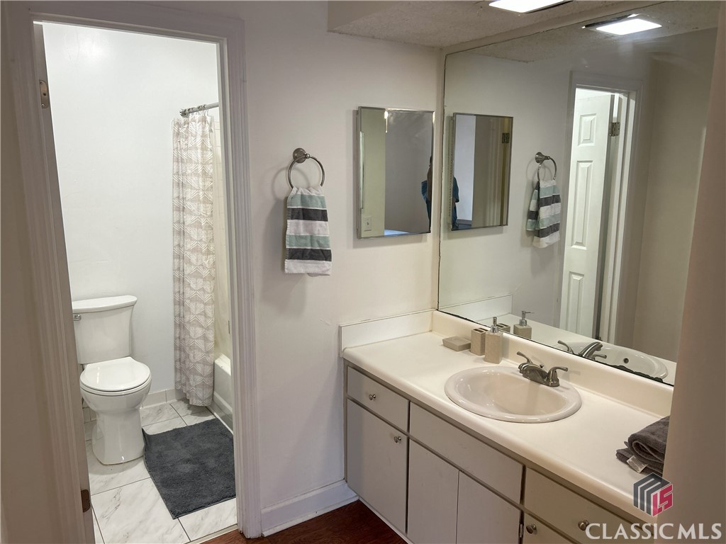 290 Appleby Drive 260