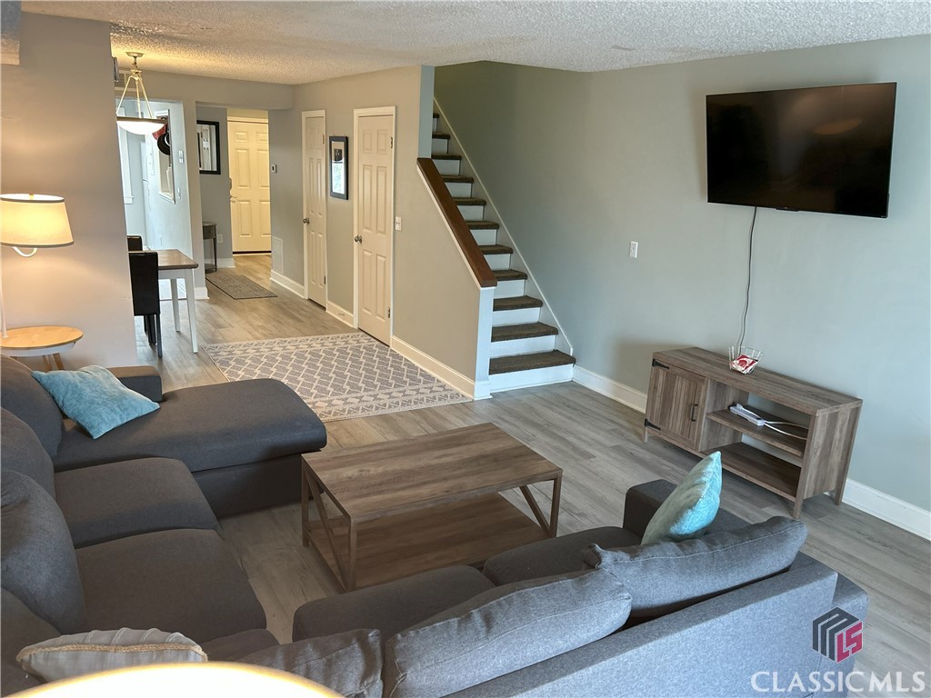 290 Appleby Drive 260