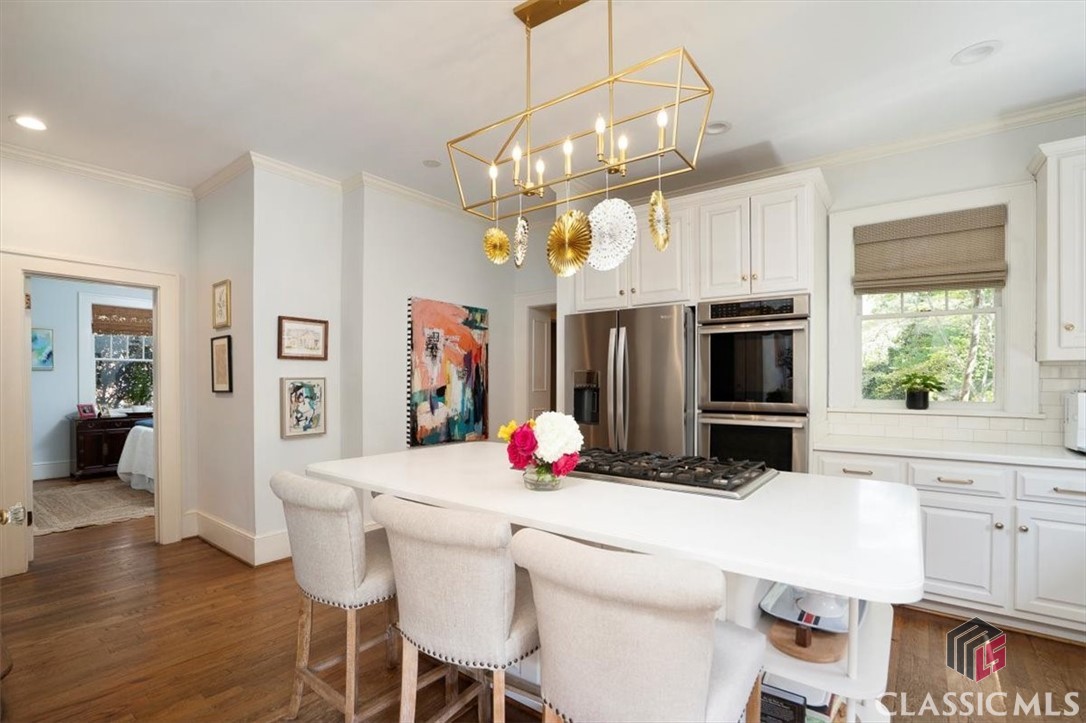 221 University Drive