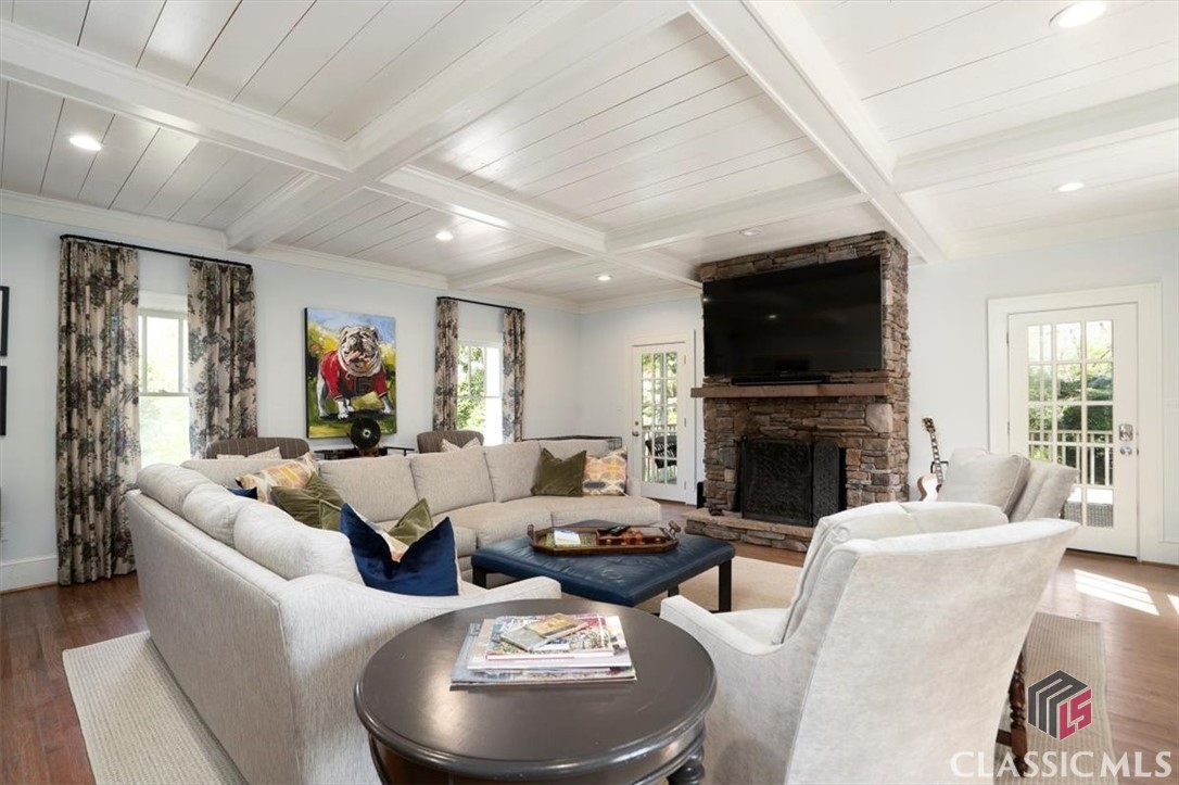 221 University Drive