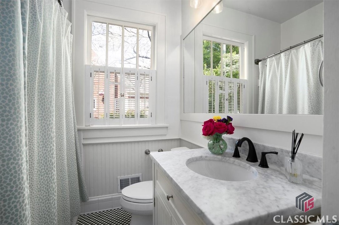 221 University Drive