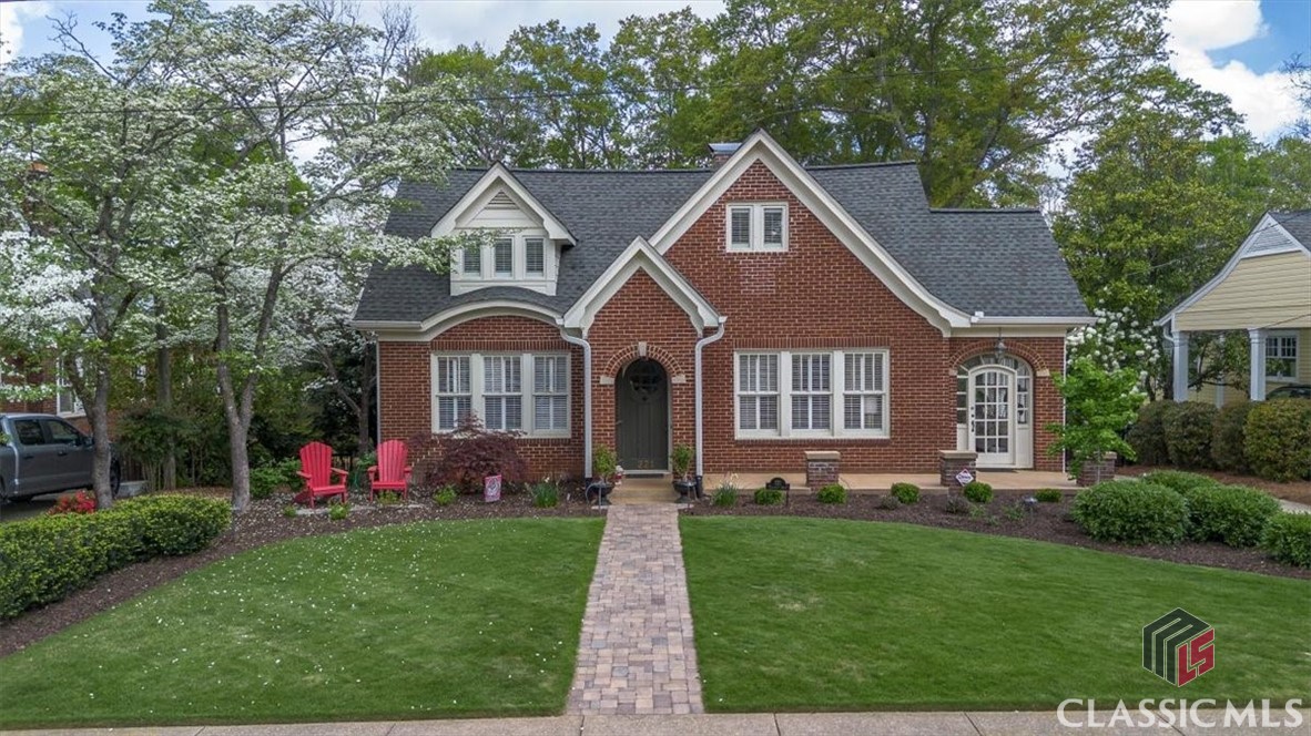 221 University Drive